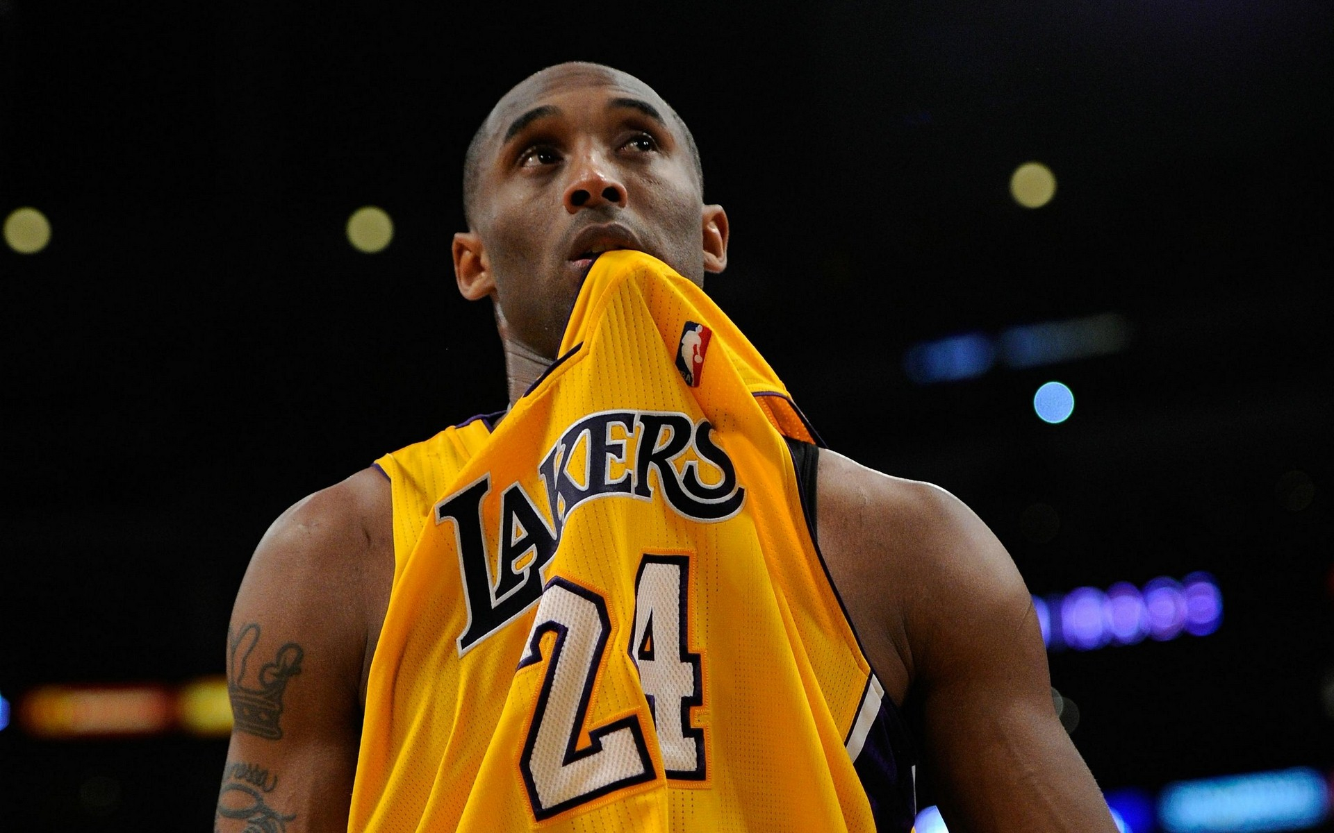 现代足球越 现代足球越