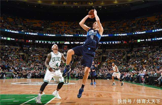 捧杯与告别 捧杯与告别