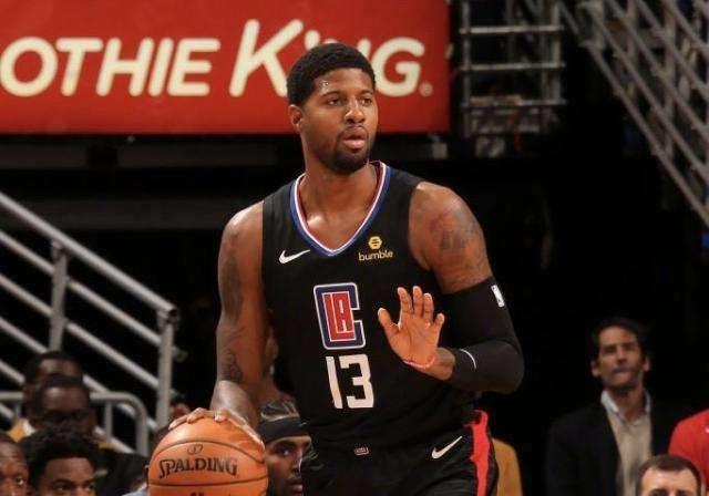 共和报:巴洛特利可能重返意甲,他正在和热那亚谈判